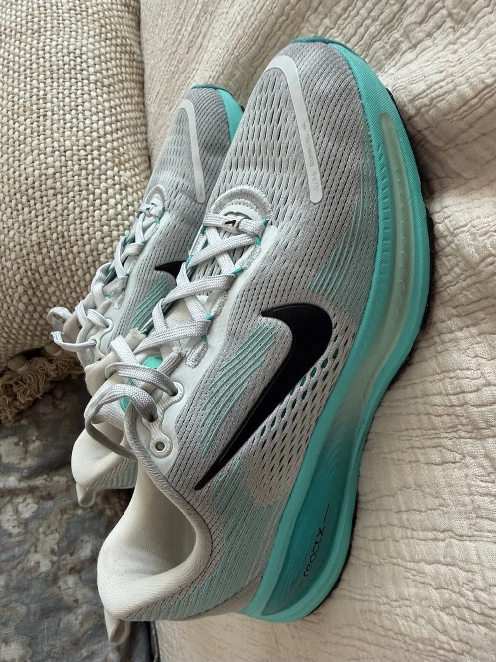 Nike Vomero 18 Light Gray & Teal Girls' Sneakers with Black Swoosh